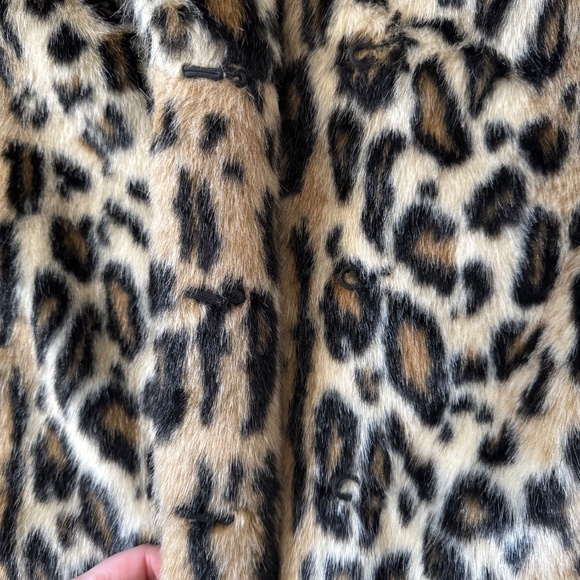 NWOT ASOS Leopard Animal Print Faux Fur Short Notched Collar Coat US 6 Small - Picture 4 of 12